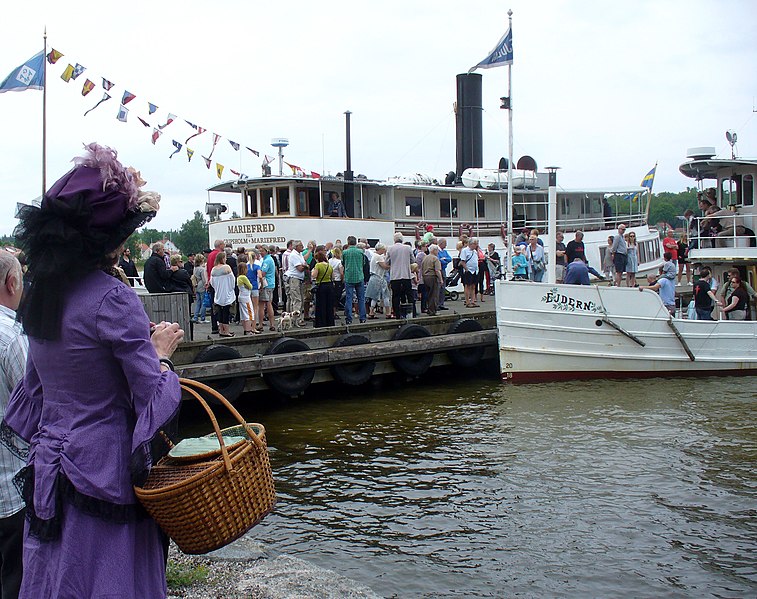 File:Ejder på Ångans dag i Mariefred 2013.jpg