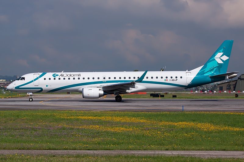 File:Embraer 190-200LR, Air Dolomiti JP7600524.jpg