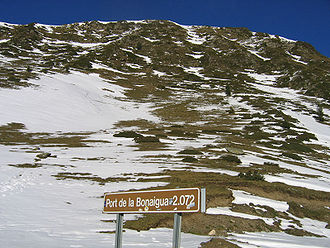 Panneau en haut du col