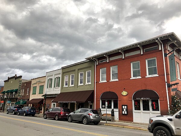 Buildings on Everett Street