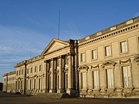 Fațadă côté jardin du château de Compiègne.jpg