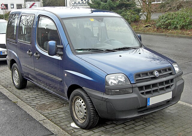 File:Fiat Doblò Cargo Maxi 1.6 16V Multijet (II) – Frontansicht, 3. März  2013, Düsseldorf.jpg - Wikipedia