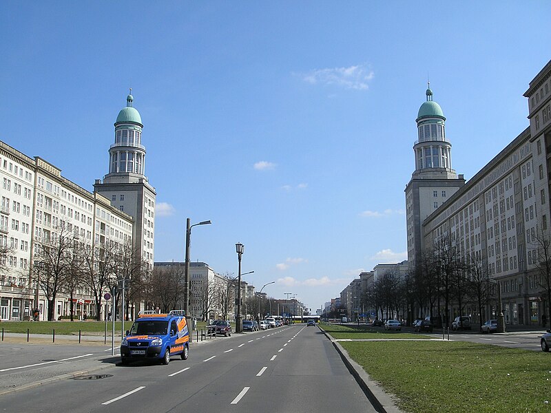 File:Frankfurter Tor Westansicht Berlin April 2006 022.jpg