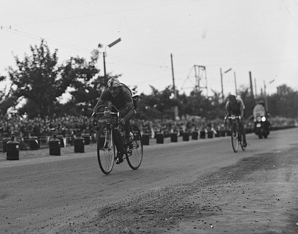 Fritz Schär taking his second win of the race on stage two in Liège, Belgium
