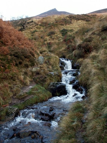 File:Golden Clough looking to Ringing Roger - geograph.org.uk - 632732.jpg