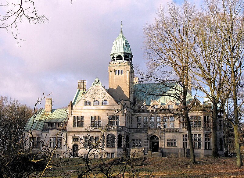 File:Grabau Kreis Stormarn Herrenhaus 2009-03-11.jpg