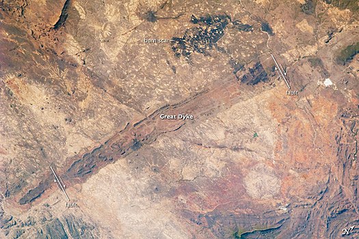 SW end of the 550 km long Great Dyke of Zimbabwe from ISS, 2010. Great Dyke of Zimbabwe ISS.JPG