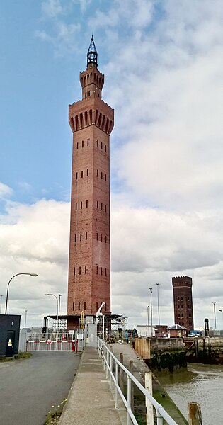 File:Grimsby Dock Tower (geograph 5369506).jpg