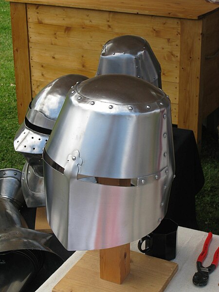 File:Helm3.JPG