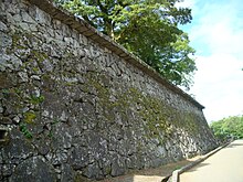 Photo d'un des murs "musha-gaeshi" du château Hitoyoshi, préfecture de Kumamoto