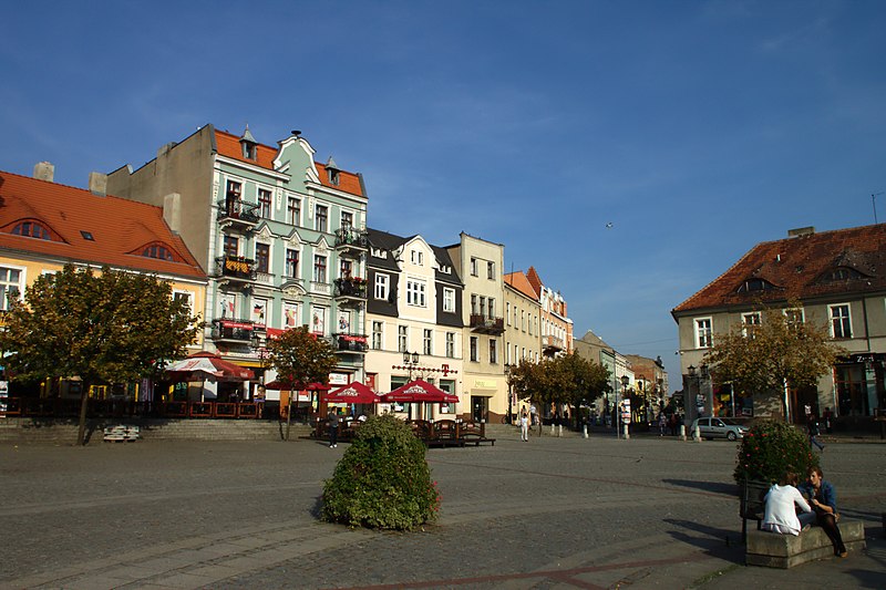 File:Hnězdno, náměstí.jpg