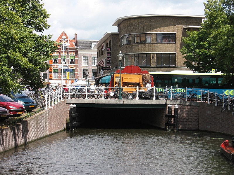 File:Hogewoerdsbrug Leiden.jpg