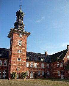 After almost 200 years without a dome and upper floors, the tower was reconstructed in 1980 Husum castle 0911.JPG