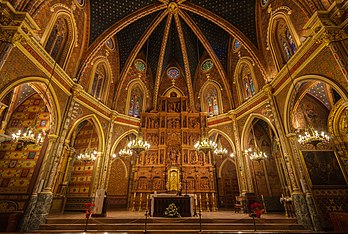 Vista interior da igreja de São Pedro em Teruel, Aragão, Espanha. A igreja foi construída no século XIV em estilo mudéjar, e declarada Patrimônio Mundial em 1986. A decoração é em estilo neomudéjar e realizada entre 1896 e 1902. (definição 5 543 × 3 724)