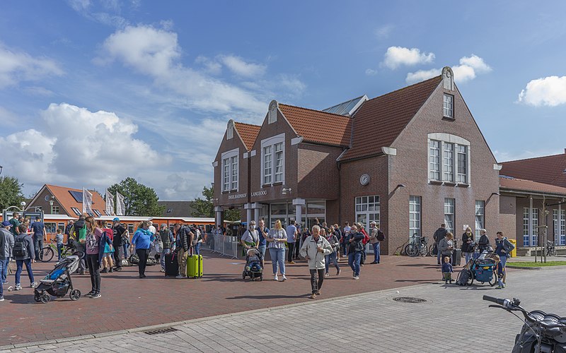 File:Inselbahnhof Langeoog 20200910 DSC3295.jpg