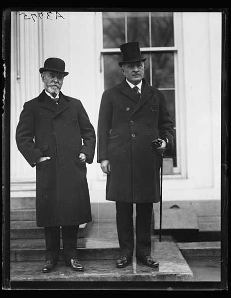 File:J.J. Jusserand, left. White House, Washington, D.C. LCCN2016891015.jpg