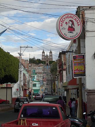 Multiple overhead cables above a street in Mexico. Jerecuaro mexico.jpg