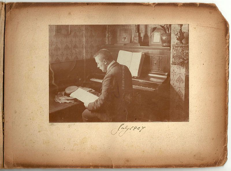 File:John Hook sitting by the piano, July 1907 - Hook Edwardian family album -22 (6642940371).jpg