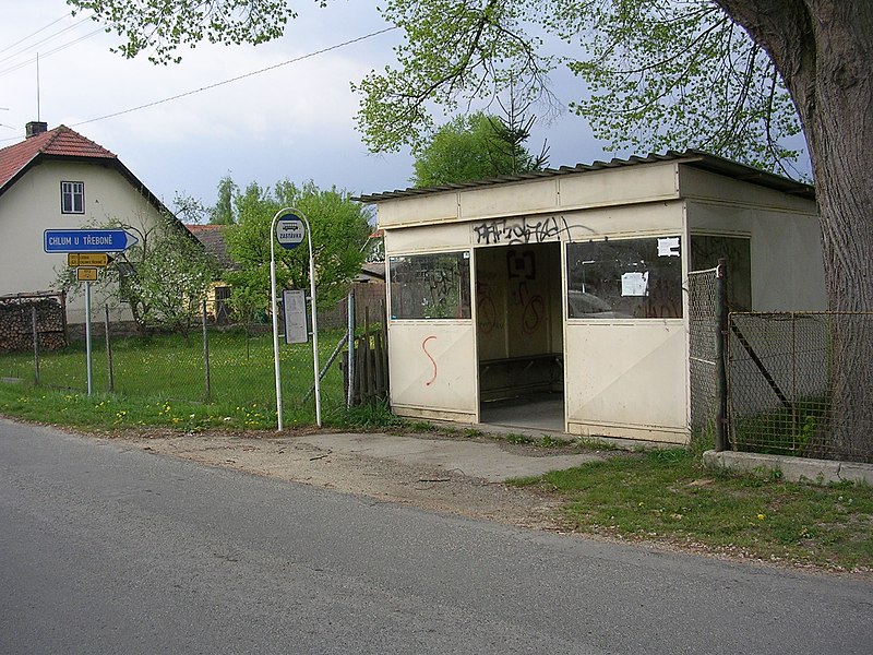 File:Klikov, autobusová zastávka.jpg