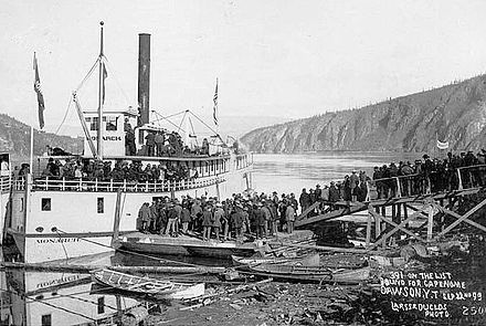 People leaving Dawson City, Yukon for Nome, Alaska September 1899