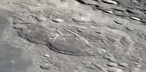 Oblique Apollo 13 image Komarov crater AS13-60-8648.jpg