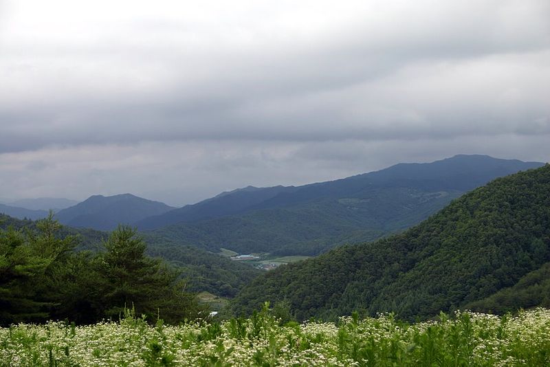 File:Korea-Bonghwa County-Mount Cheongnyangsan in Namnyeonri-01.jpg