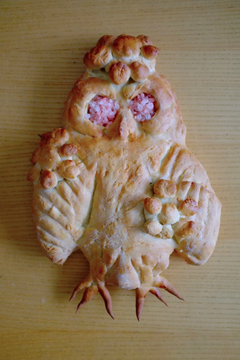 Lammas loaf Owl with salt eyes.png