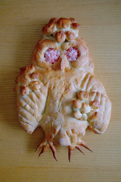 File:Lammas loaf Owl with salt eyes.png