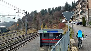 Covered shelter on side platform