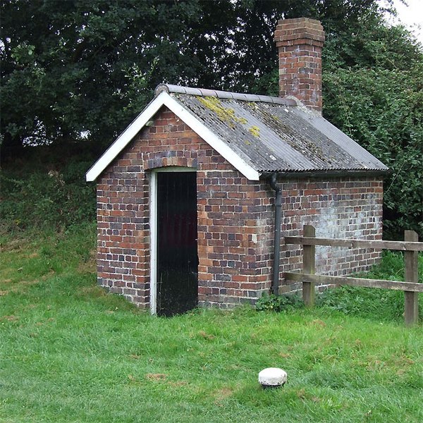 File:Lockside Building, by Audlem Lock No 4, Cheshire - geograph.org.uk - 580013.jpg