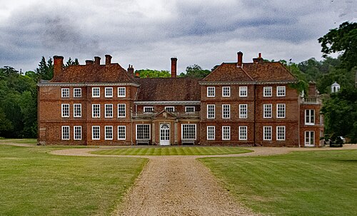 Lullingstone Castle (geograph 7526378).jpg