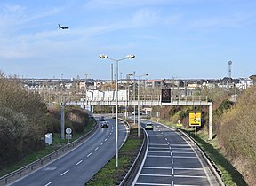 Die A3 kurz vor einem Kreisverkehr in Luxemburg-Stadt