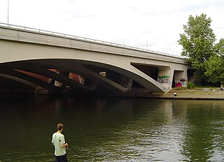 M25 Runnymede Bridge