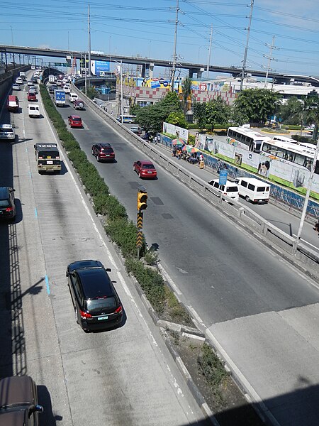 File:Magallanes Interchange in Makati from the Magallanes MRT Station 04.jpg