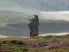 Menhir en Lostmarc'h, Crouzon, Bretaña.JPG