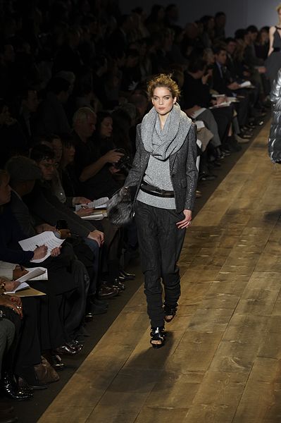 File:Michael Kors Fall-Winter 2010 175.jpg