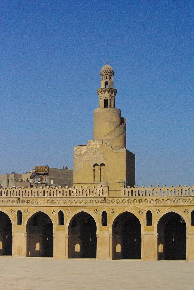 800px-Minaret_of_the_Ibn_Tulun_mosque.jpg