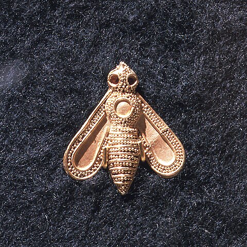Minoan gold bee