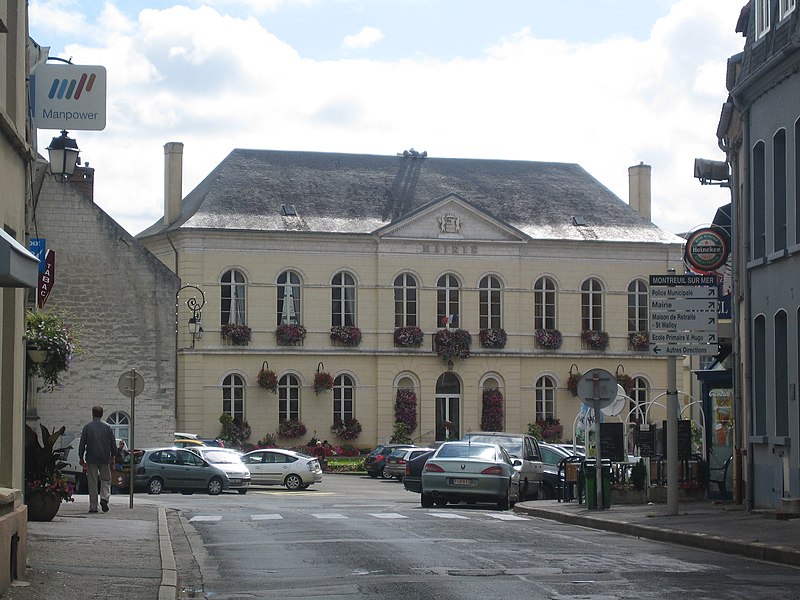 File:Montreuil-Sur-Mer mairie 2499.JPG