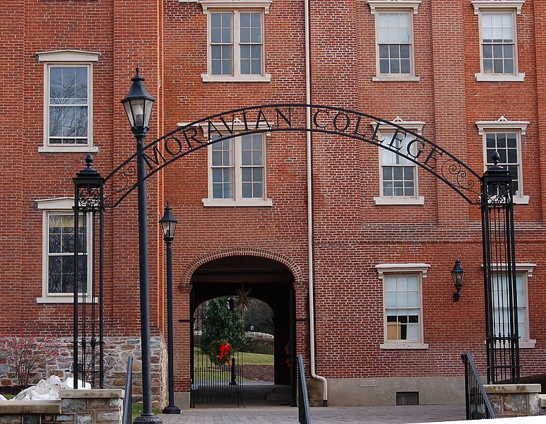 File:Moravian College Bethlehem Gates 2521px.jpg