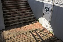 Moscow, stairs in Morozovsky Garden (30696182254).jpg