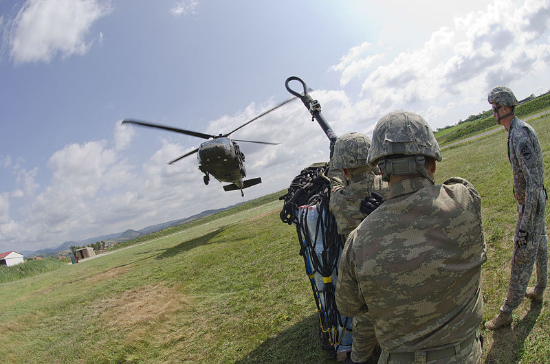 File:Multinational soldiers learn sling load operations 130713-A-XD724-900.jpg