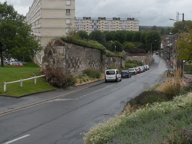 File:Mur de l'Abbaye Saint-Lucien de Beauvais1.JPG