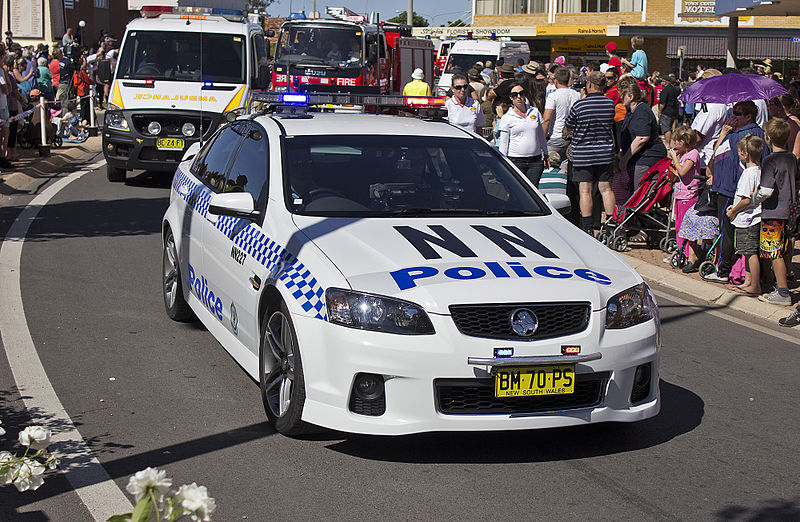 File:NSW Police, ASNSW and FRNSW vehicles in the SunRice Festival parade in Pine Ave (1).jpg