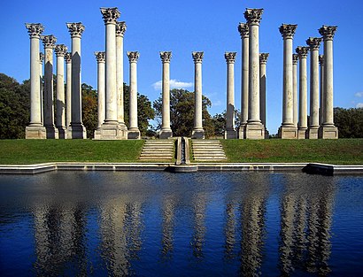 How to get to National Capitol Columns with public transit - About the place