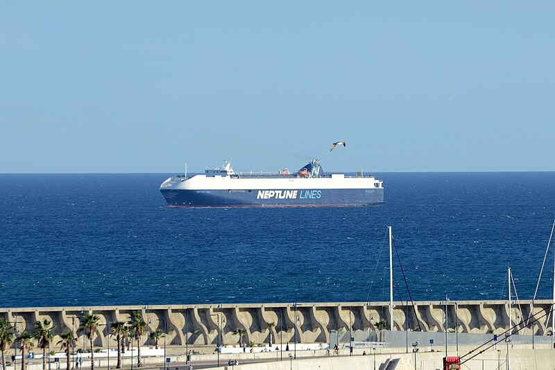 File:Neptune Aegli, Málaga.jpg