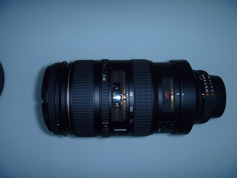 File:Nikkor AF 80-400mm f-4.5-5.6 ED VR D lens 01.jpg
