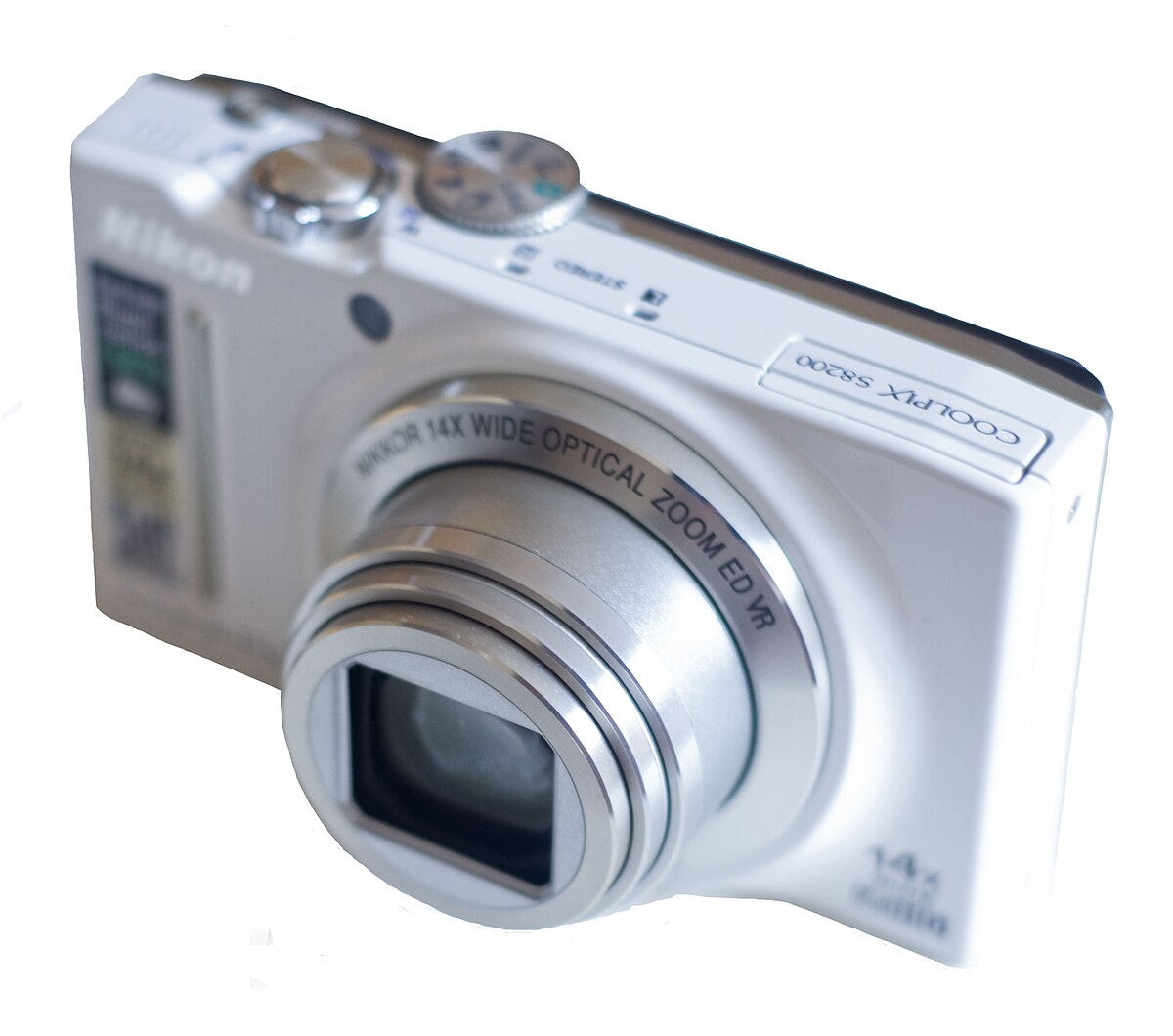 File:Nikon Coolpix S8200 wit, -16 september 2013 a.jpg - Wikipedia