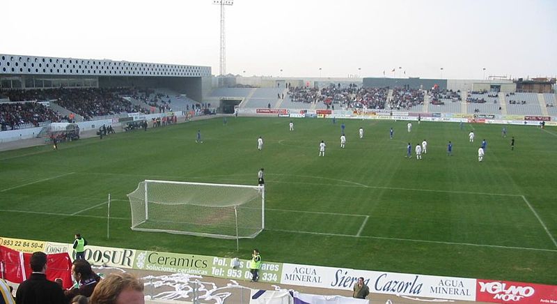 http://upload.wikimedia.org/wikipedia/commons/thumb/1/1f/Nuevo_Estadio_de_la_Victoria.jpg/800px-Nuevo_Estadio_de_la_Victoria.jpg