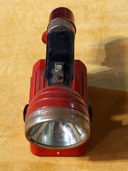 File:Old car flash light pic3.JPG